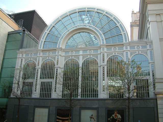  Paul Hamlyn Hall