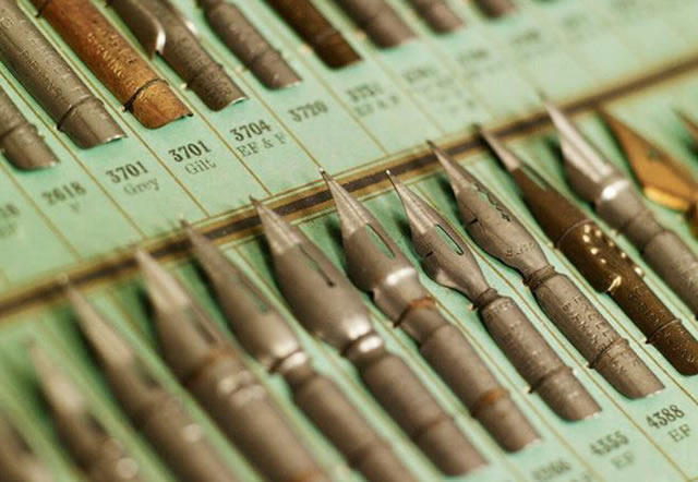 Steel Pens - Pen Museum