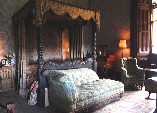 Slate bed