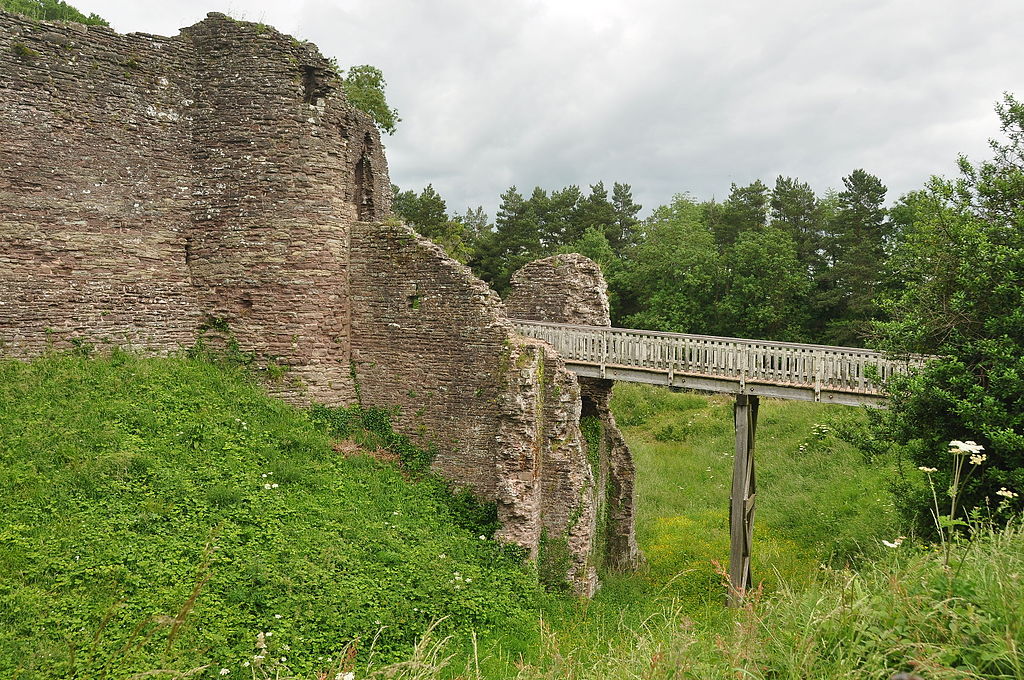 Ditch, bridge, gatehouse