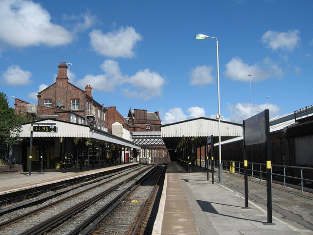 Birkenhead Central platforms