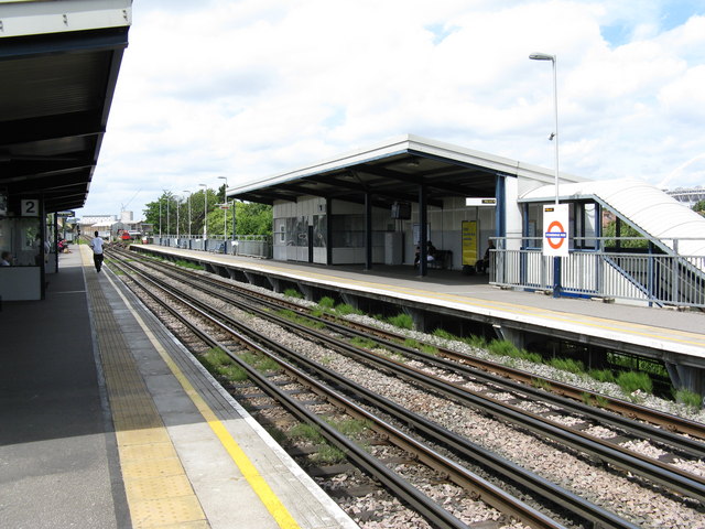Stonebridge Park Platform