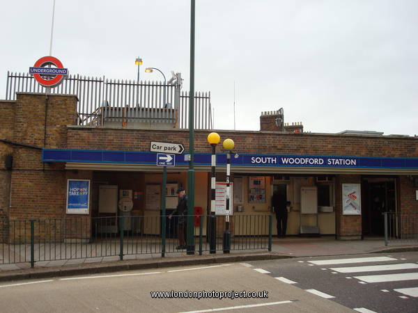  S Woodford Entrance S