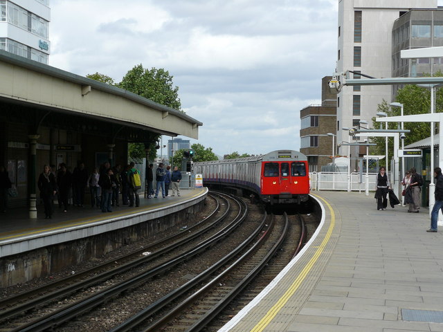 East Putney Platform