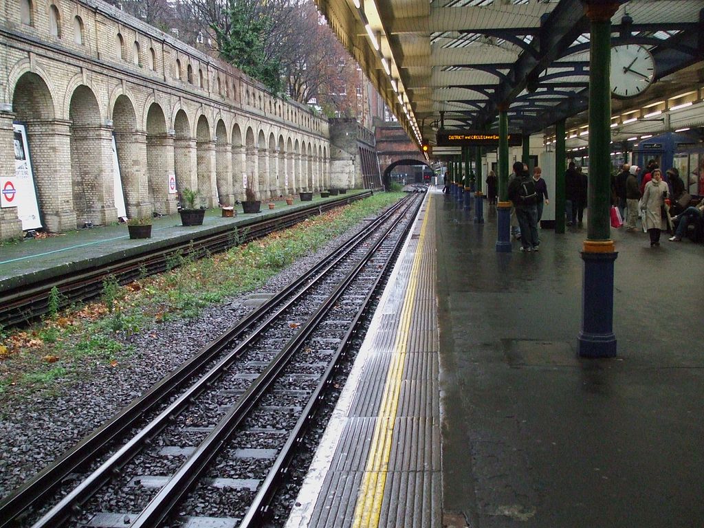 South Kensington Platform