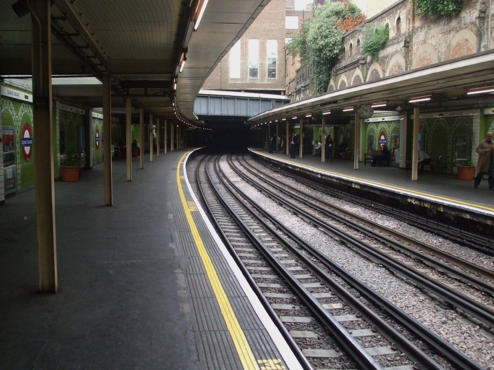 Sloane Square Platform