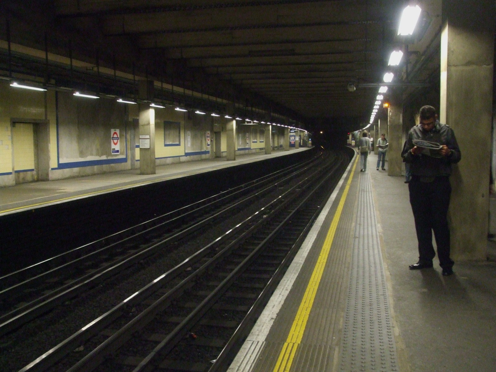 Aldgate East Platform