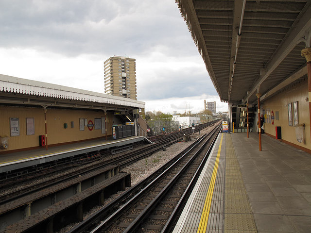 Latimer Road Platform