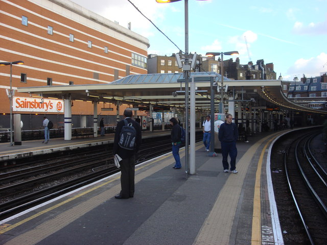 Finchley Road Platform
