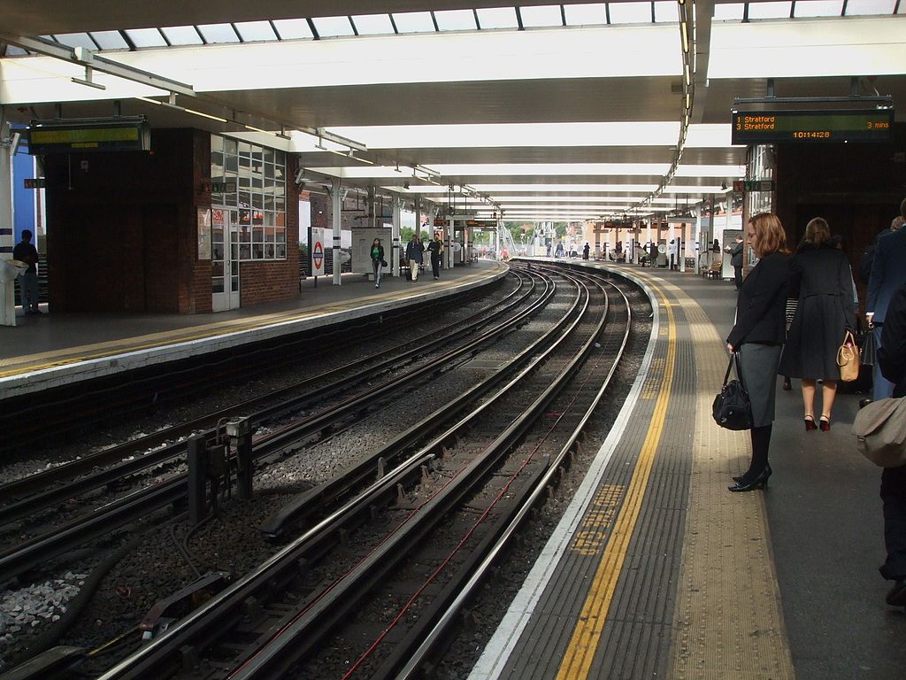 Finchley Road Platform