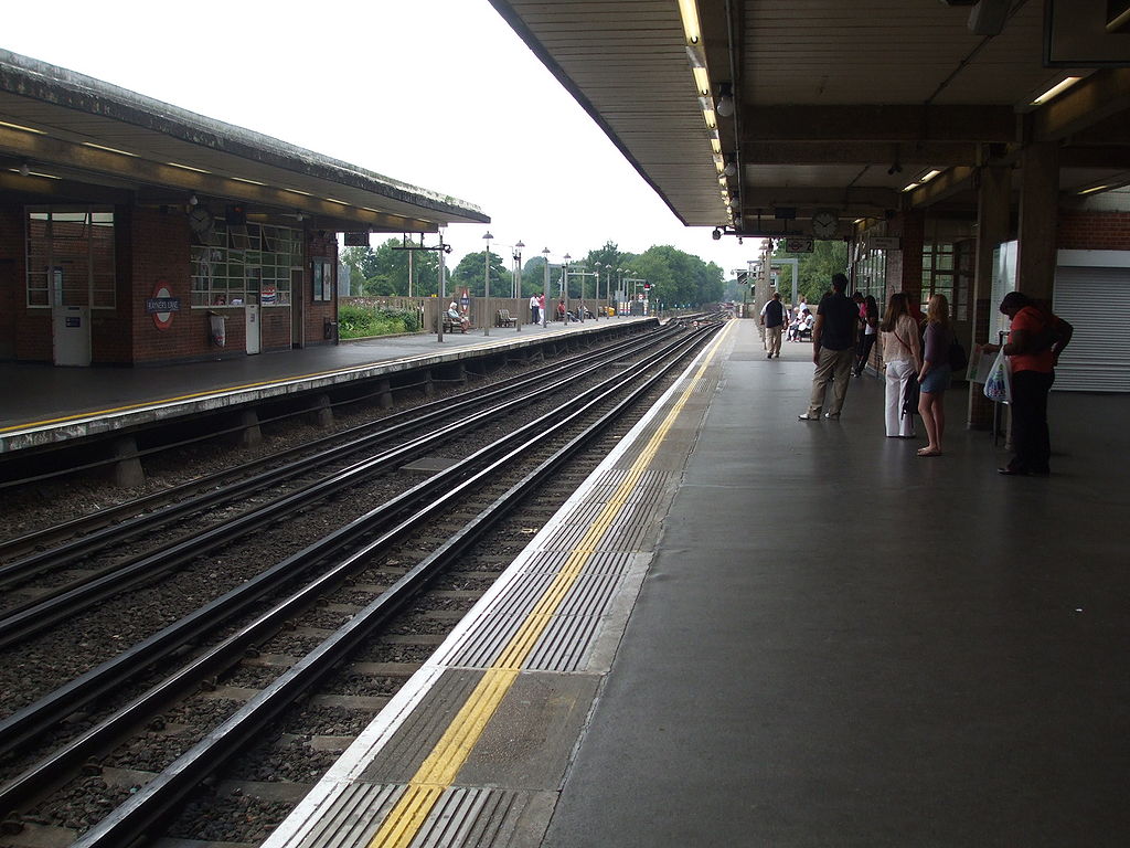 Rayners Lane Platform