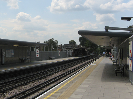 Ruislip Manor Platform