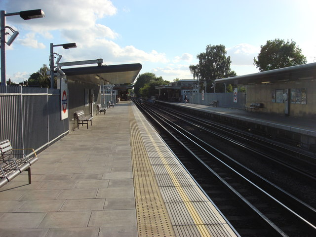 Ruislip Manor Platform