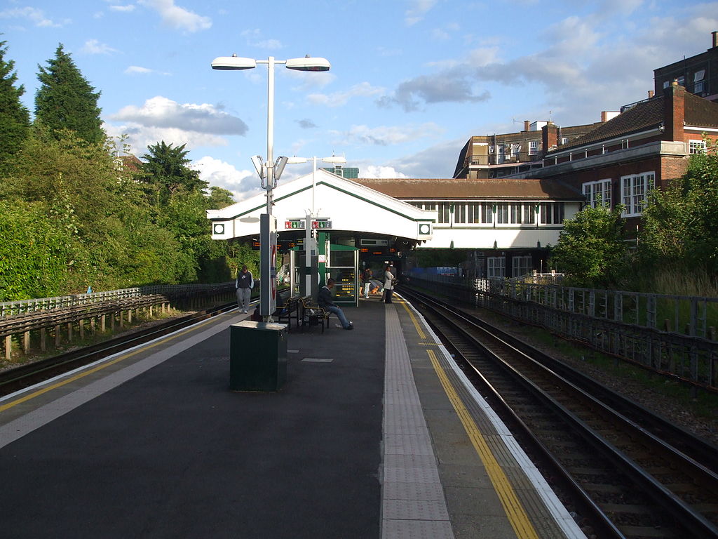 Hendon Central Platform