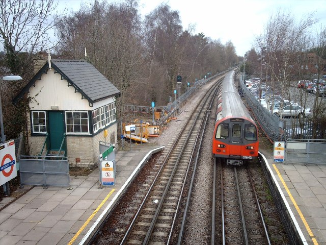 Woodside Park Platform