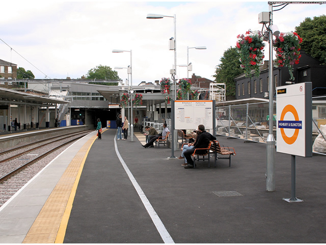 Highbury + Islington Platform