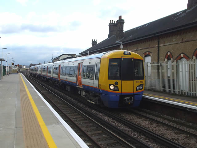Clapham High Street Platform