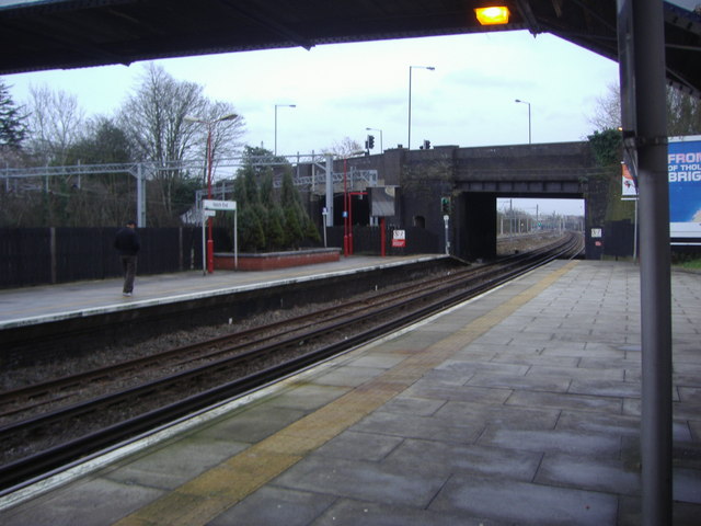 Hatch End Platform