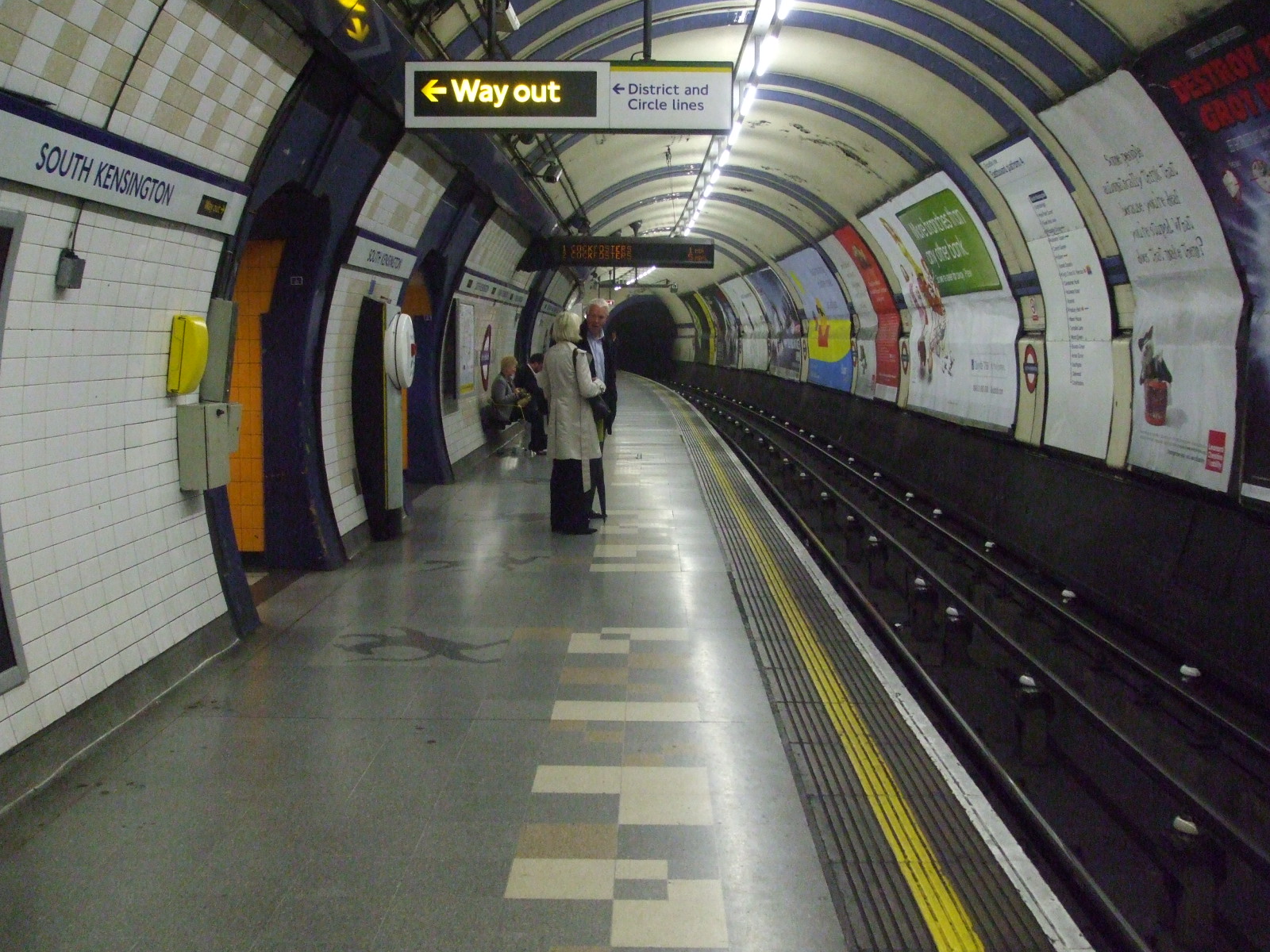 South Kensington Platform