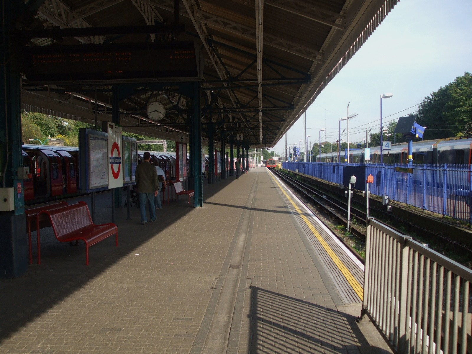 Ealing Broadway Platform